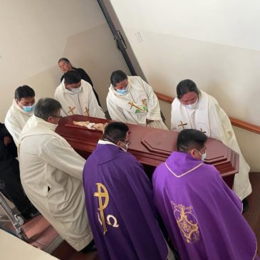 Este Jueves 03 de Noviembre se llevó a cabo la Eucaristía de Cuerpo presente por el padre Pedro Serpa