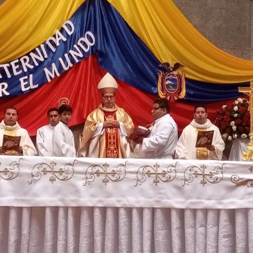 Eucaristía de Renovación de la Consagración del Ecuador al Sagrado Corazón de Jesús Diócesis de Riobamba