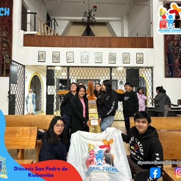 Grupo juvenil de Santa Faz recibió con inmensa alegría la Cruz Nacional del Joven