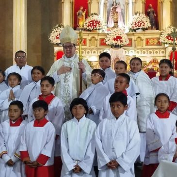 Eucaristía en la Iglesia matriz del cantón Guano, vísperas de la fiesta de la Sagrada Familia