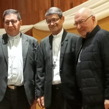 Lanzamiento del libro De qué me Conoces? de autoría de Mons. Julio Parrilla, Obispo Emérito de la Diócesis de Riobamba