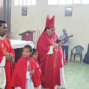 Eucaristía del sacramento de la Confirmación en la parroquia de San Juan Evangelista de Trigoloma