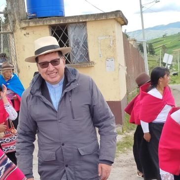 Bendición de la nueva capilla en la comunidad de Zhatlarón de la parroquia Punín